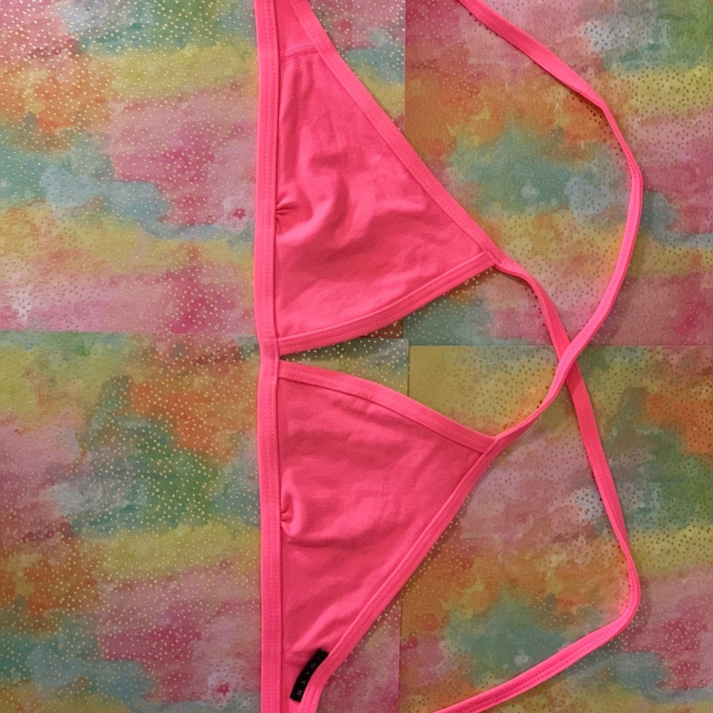 JOLYN TRIANGLE TOP SIZE SMALL!!!!